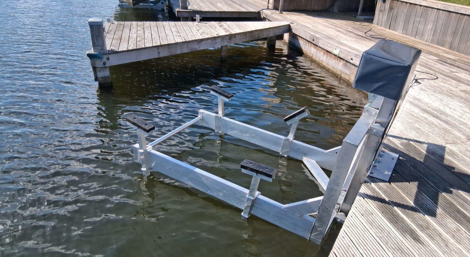 Bootoverkapping met bootlift – foto 4